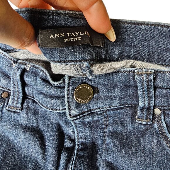 Ann Taylor Women's Jean's The Boot Modern Fit medium wash size 6P - Picture 4 of 10